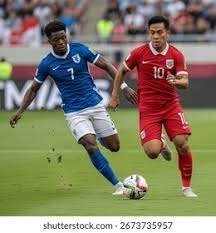 来对生活比个耶✌🏻东契奇赛后更新Ins动态，晒出一张自己与父亲坐过山车的P图🎢